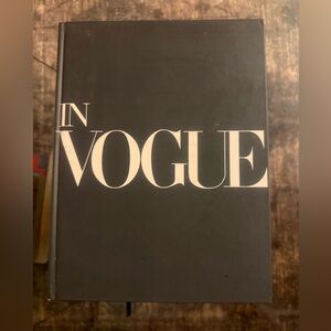 In Vogue coffee tbl picture book. Hard cover. Vintage photography